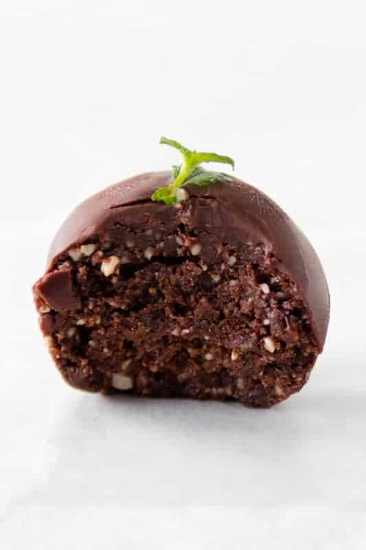 Healthy Peppermint Chocolate Truffles
