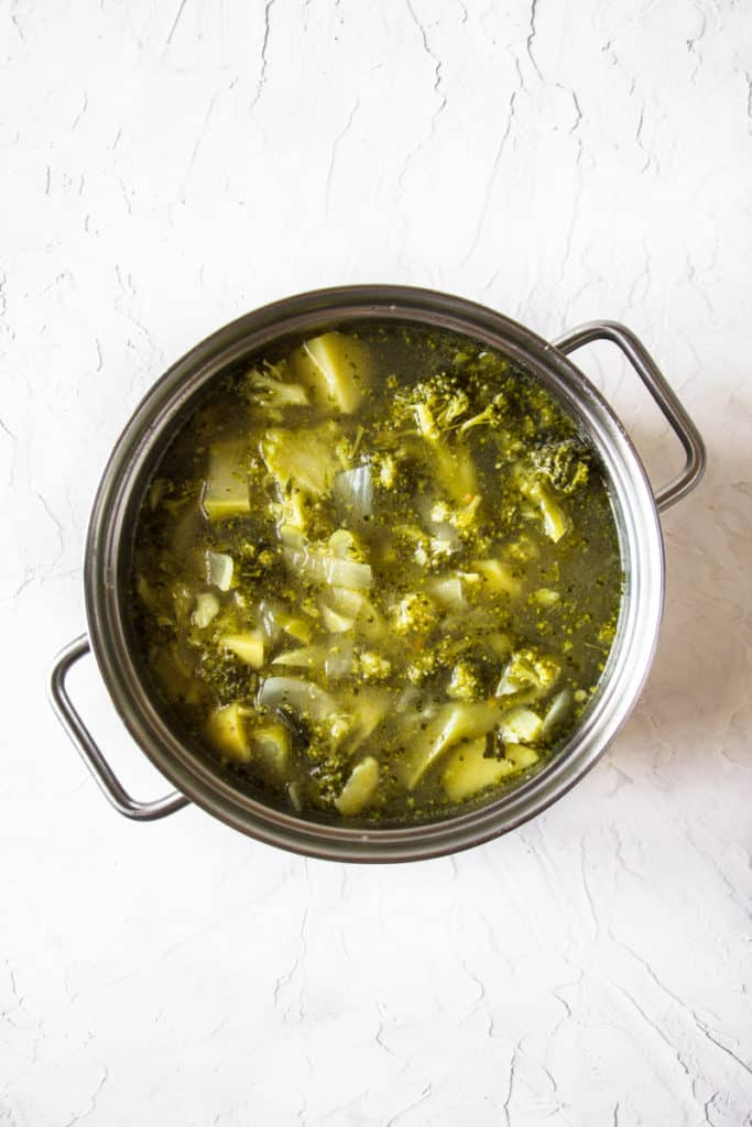 Brocoli soup in a pot