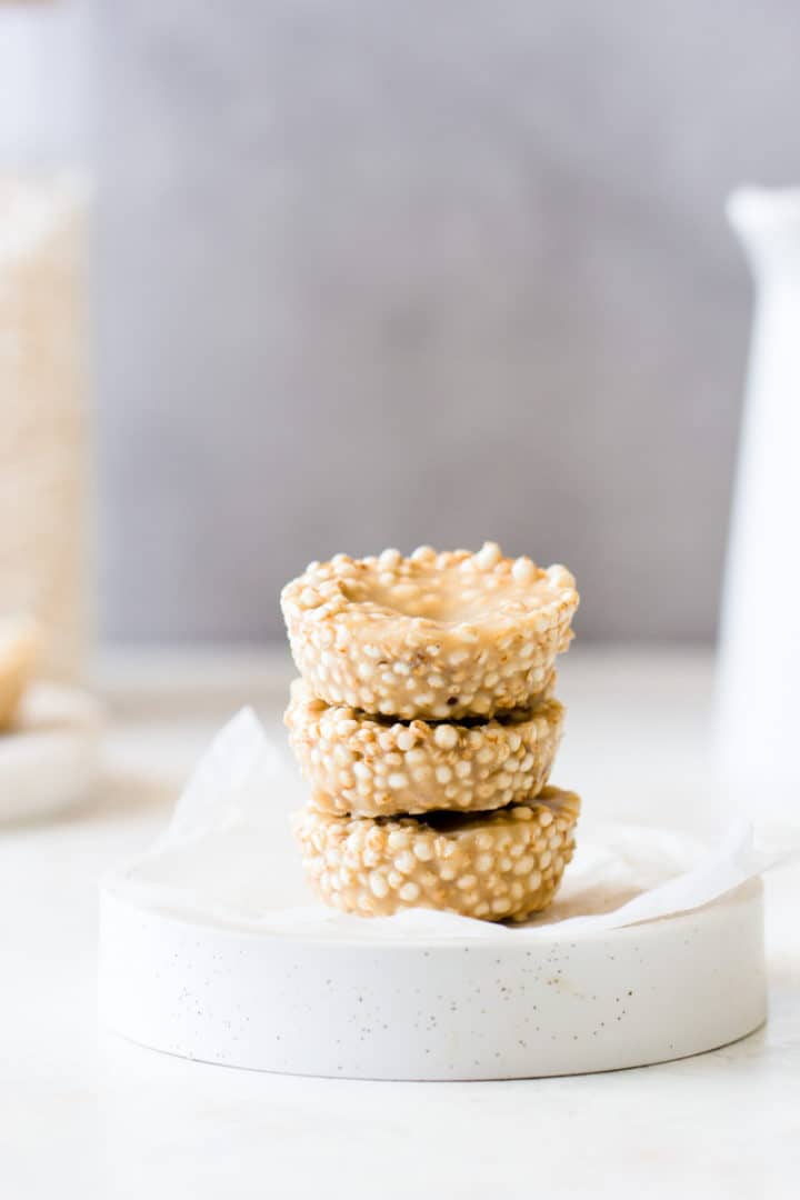 Chocolate quinoa crisps