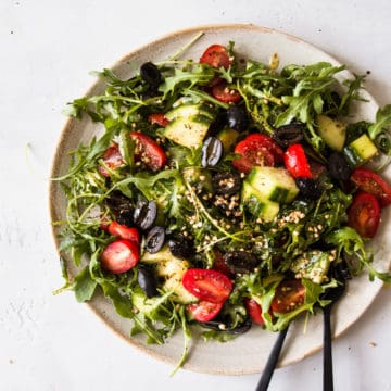 Easy Mediterranean Tomato Cucumber Salad
